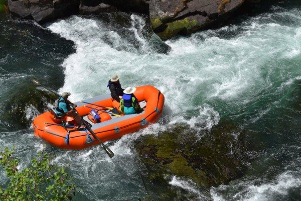 North Umpqua River between Horseshoe Bend and Gravel Bin take out