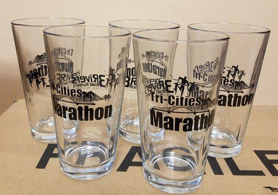 Glasses with a one color print.