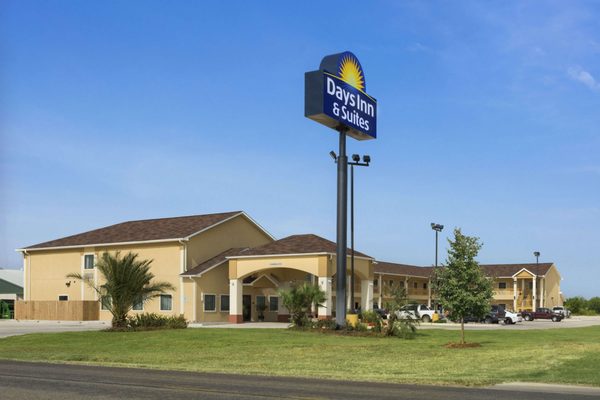 Days Inn by Wyndham Pearsall