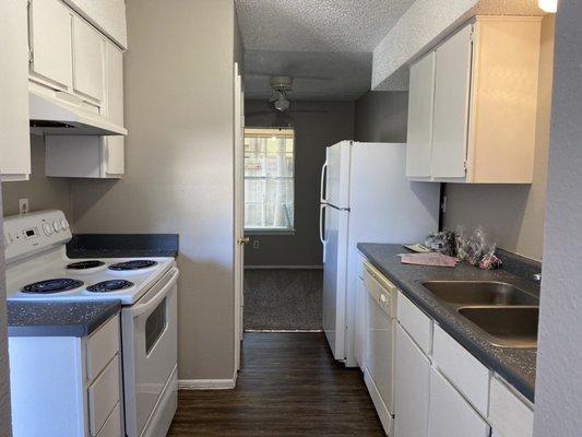 2 bedroom townhome kitchen