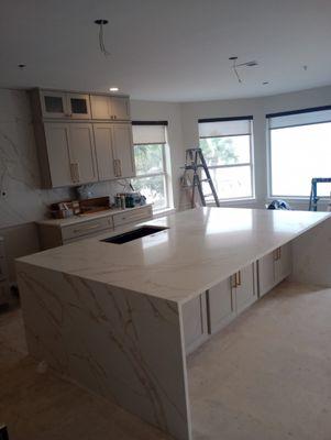 Calacatta Arizona quartz installation with waterfall