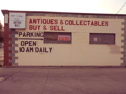 Navarino Antique Mall: OPEN 7 DAYS A WEEK