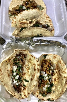 Pollo & asada tacos