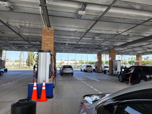 No lines at this new Costco gas station around 9am on Saturday July 2, 2022.