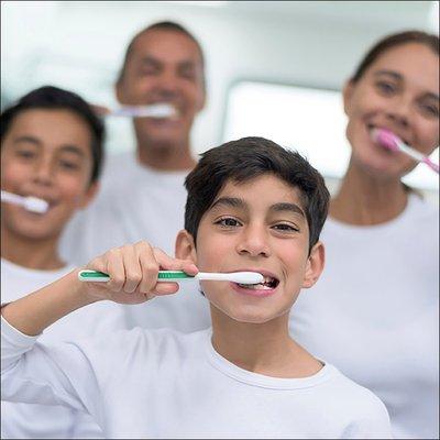 It's important for everyone to do all they can to stay healthy -- and that includes regularly brushing and flossing your teeth and gums!