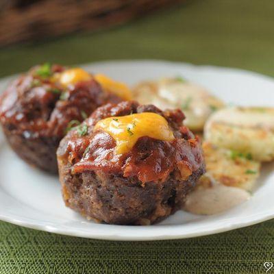 Cheddar Filled Mini Meatloaves