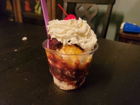 My Sundae of the night with hot fudge,  pineapple sauce and brownie bites.