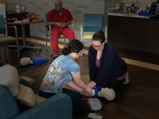 New Braunfels residents receive free CPR certification at Lonestar 24 HR ER.