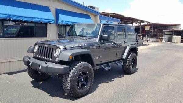 2017 Jeep Wrangler with ICI RT Series Steps, installed at our Phoenix Store on Grand Ave.