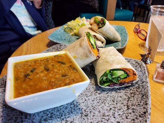 Veggies wrap with lentils soup