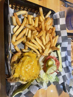 Cheeseburger hit the spot - u can get all kinds of add-ons.