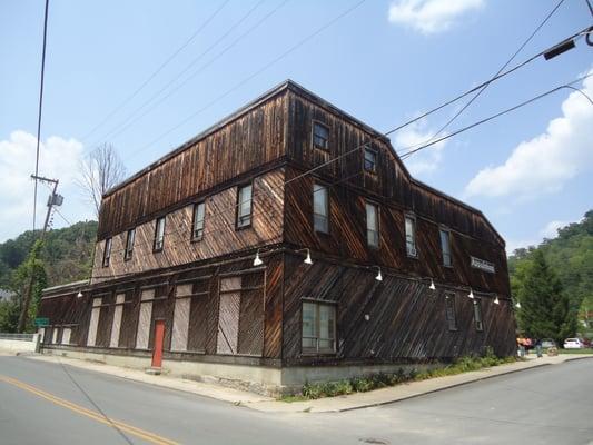 The building from outside. Although it seems obsolete from outside, the interior designs and decorations are sophisticated.