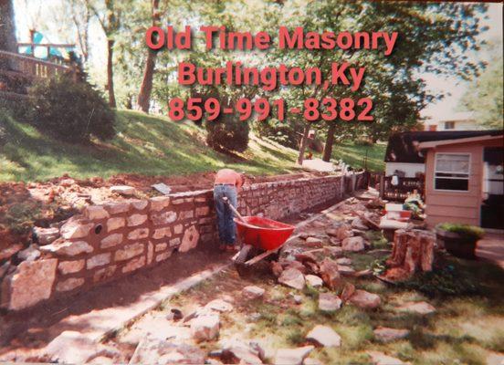 Another retaining wall by Old Time Masonry Burlington,Ky 859-991-8382