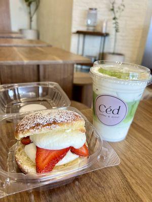 Strawberry donut and mizuba matcha einspanner