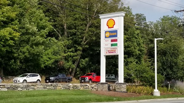 Gas, convenience store and Dunkin here. Next to Home Depot and Market Basket.