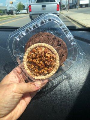 Mini pie and chocolate cookie