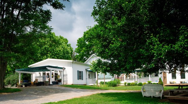 The beautiful pastoral setting of Village Montessori School at Bluemont in the Summer.