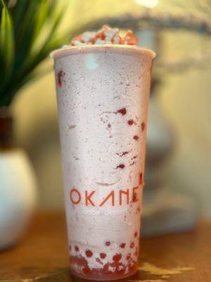 Strawberry  smoothie with strawberry popping boba