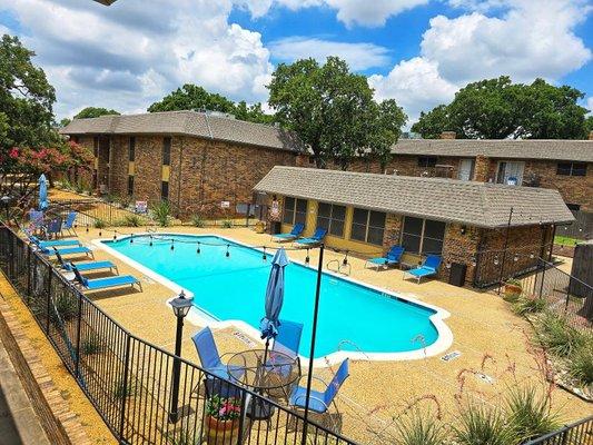 Forest Ridge Apartments Denton TX - community pool, 2 bedroom apartments in denton tx