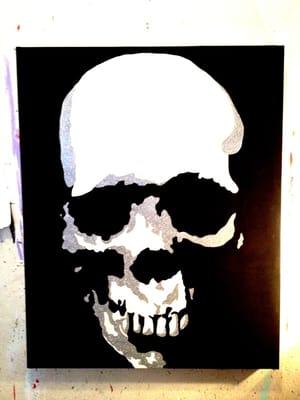 Skull with silver glitter 42x54"