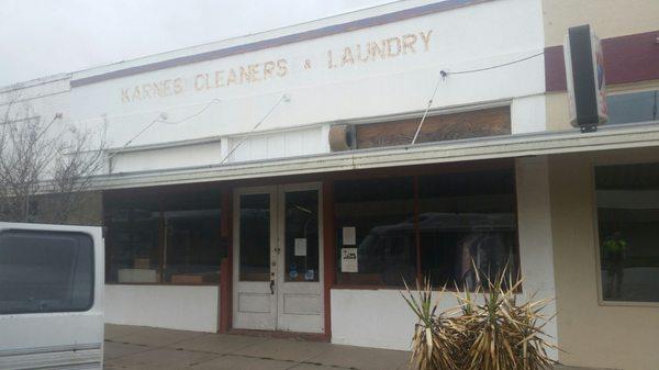 Karnes Cleaners