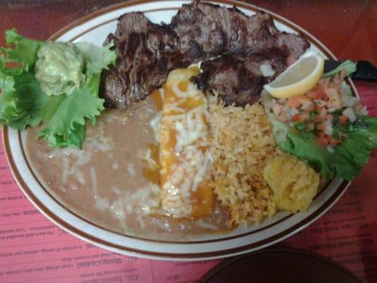 Another delicious entree, the Carne Asada plate for the famished!!!