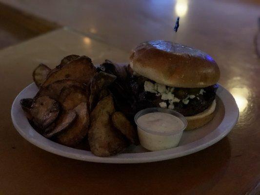 Blue cheese burger with house chips