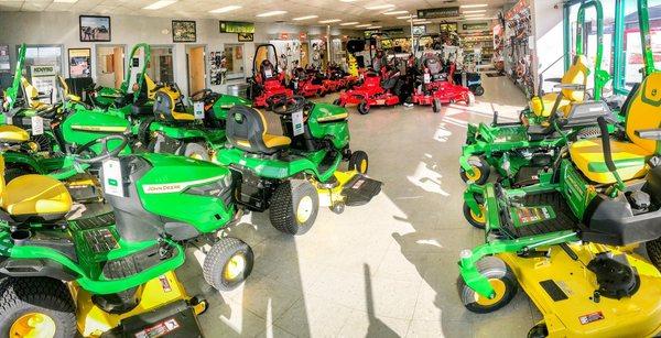 Koenig Equipment | Lebanon, Ohio | John Deere Dealer | Compact Tractors | Garden Tractors | Lawn Mowers