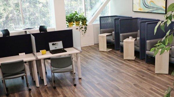 Shared workspace at Office Evolution Hillsboro. Coworking community. Welcoming business lounge.