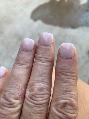 Horrible dip job. Not even filed or cuticles worked on. Do not recommend.