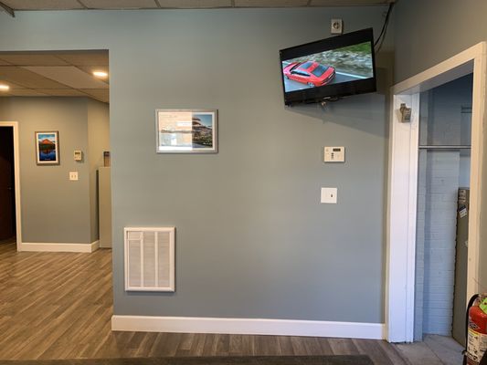 TV/ Wait Area