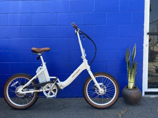 Ride in style with Montebello Bicycles. Electric Bikes are an excellent way to rediscover cycling and feel your again. Retrospec Judd E-bike