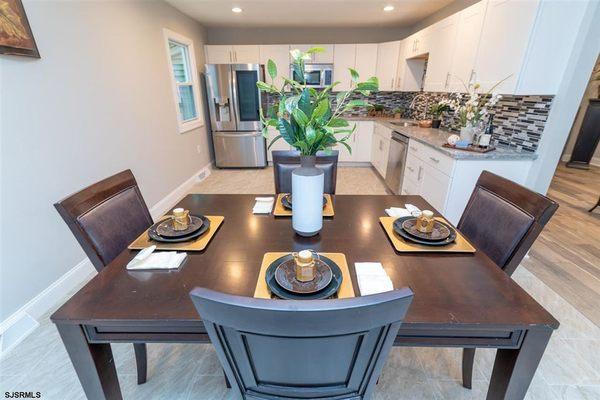 Dining Room Staging in Egg Harbor Township