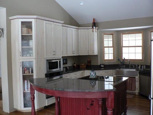 Custom country kitchen by Home Solutions !