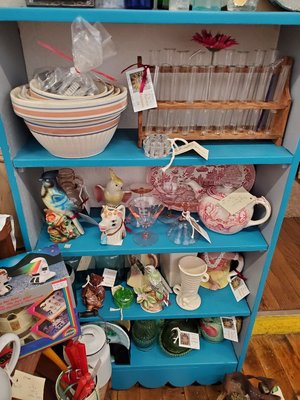 Unique curated vintage smalls!