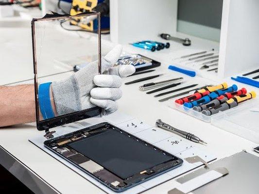 iPad Repairs ( iPad / iPhone Screen Repair )