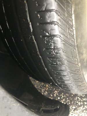 AVIS VW Atlas SUV Left Front Tire