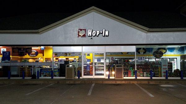 This Exxon station is a Hop-In. But at 10:30pm & they're closed. A convenience store with 6 gas & car wash right by the pkwy exit is closed.