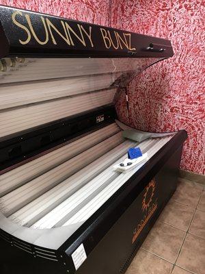 Get results in our 10-minute Level 4 "Extreme" tanning bed.