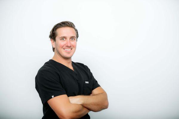 Dr. Geoffrey Bennett. Same day dental implants & surgical extractions