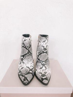 Snakeskin Pointed Booties