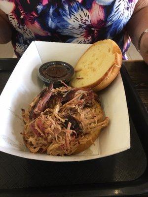 Pulled pork sandwich