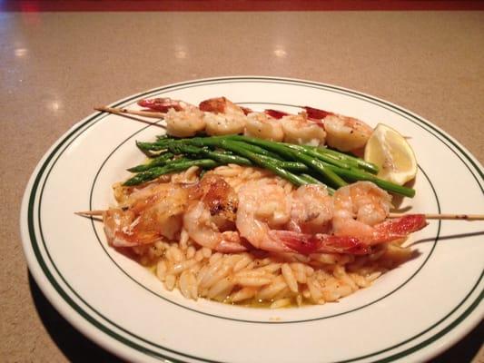 Shrimp and asparagus on orzo....yummy!