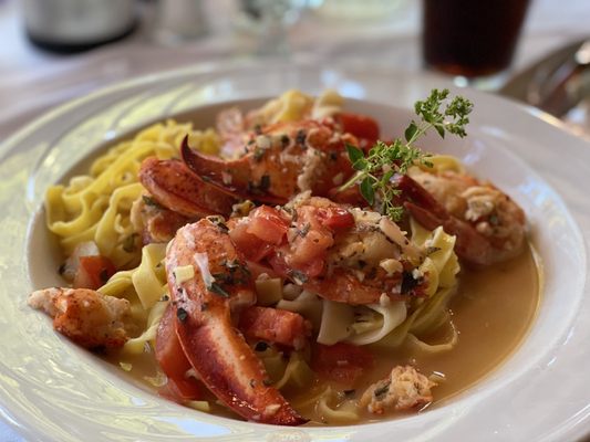 Maine Lobster & Shrimp Scampi