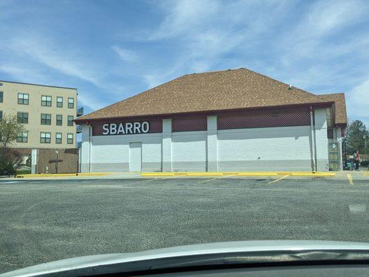 Side of Village Pantry, one of the only visible indications of the Sbarro inside