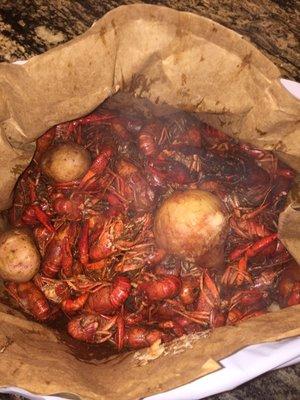 Medium size. Well seasoned. The crawfish dip is off the chain good.