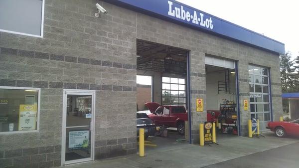 7 years taking my truck here every 4,000 miles. Very similar service to Jiffy Lube etc.