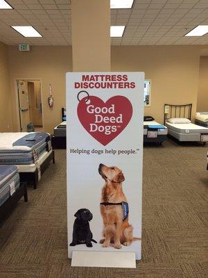 Stand up sign for Mattress Discounters.