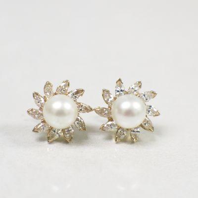 Pearl and diamond Studs