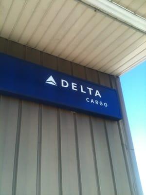 Delta cargo